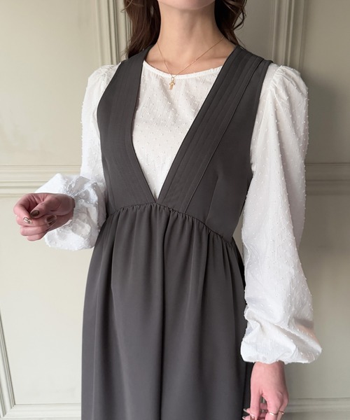 JUNOAH（ジュノア）の「Vネックギャザージャンパースカート（ジャンパースカート・レディース・チャコール/アイボリー/ブラック・X-LARGE/LARGE/MEDIUM）」の19枚目の写真