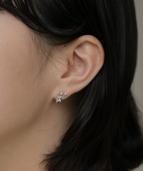 URBAN RESEARCH Sonny Label(アーバンリサーチサニーレーベル)の「スリースターピアス(ピアス(両耳用)・レディース・ゴールド/シルバー・ONE)」の1枚目の写真