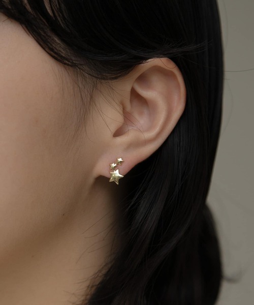 URBAN RESEARCH Sonny Label(アーバンリサーチサニーレーベル)の「スリースターピアス(ピアス(両耳用)・レディース・ゴールド/シルバー・ONE)」の2枚目の写真
