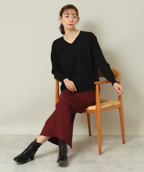 ITS'DEMO（イッツデモ）の「◆【通勤／薄手／手洗い可】ラメVネック天竺ニット（ニット/セーター・レディース・ブルー系その他/ピンク/オフホワイト/ライトグレー/ブラック・00）」の13枚目の写真