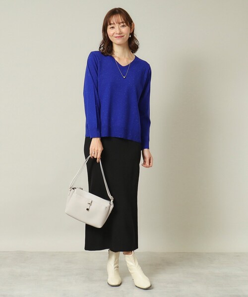 ITS'DEMO（イッツデモ）の「◆【通勤／薄手／手洗い可】ラメVネック天竺ニット（ニット/セーター・レディース・ブルー系その他/ピンク/オフホワイト/ライトグレー/ブラック・00）」の21枚目の写真