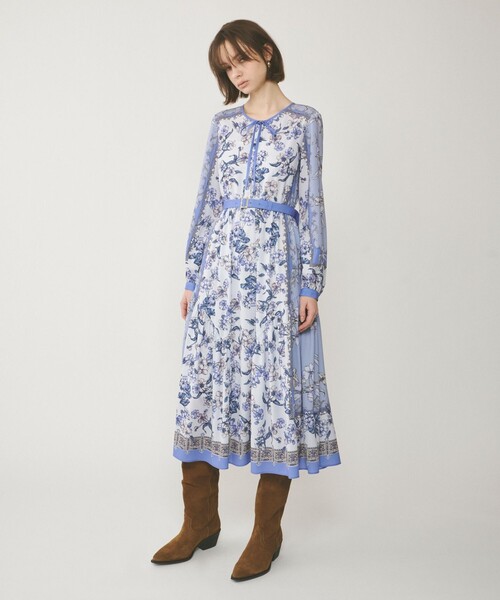 GRACE CONTINENTAL(グレースコンチネンタル)の「フラワーパネルプリントワンピース(ワンピース・レディース・ブラック/ブルー・38/36)」の9枚目の写真