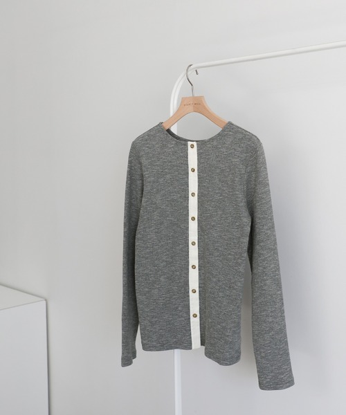 select MOCA（セレクトモカ）の「2WAYボタンデザインリブトップス（Tシャツ/カットソー・レディース・グレー/ブラック/アイボリー/ブラック系その他・FREE）」の17枚目の写真