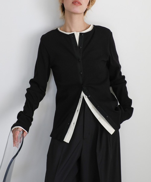 select MOCA（セレクトモカ）の「2WAYボタンデザインリブトップス（Tシャツ/カットソー・レディース・グレー/ブラック/アイボリー/ブラック系その他・FREE）」の18枚目の写真