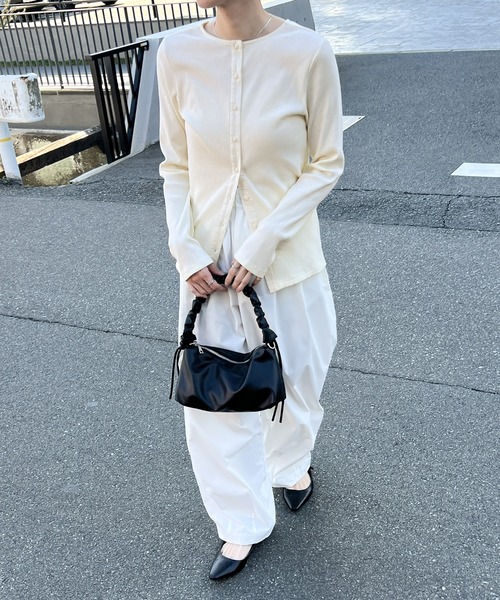 select MOCA（セレクトモカ）の「2WAYボタンデザインリブトップス（Tシャツ/カットソー・レディース・グレー/ブラック/アイボリー/ブラック系その他・FREE）」の5枚目の写真