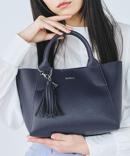 MURUA（ムルーア）の「MURUA(ムルーア) 2WAYハンドバッグ MR-B1325 タッセル（ハンドバッグ・レディース・ブラック/ライトグレー/ネイビー・FREE）」の3枚目の写真