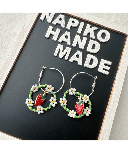 tone（トーン）の「【NAPIKO】いちご🍓ゆらゆら♡フープ型◇マルチ/ピアス(MA)（ピアス（両耳用）・レディース・マルチ・FREE）」の2枚目の写真