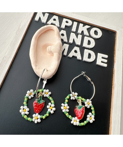 tone（トーン）の「【NAPIKO】いちご🍓ゆらゆら♡フープ型◇マルチ/ピアス(MA)（ピアス（両耳用）・レディース・マルチ・FREE）」の3枚目の写真