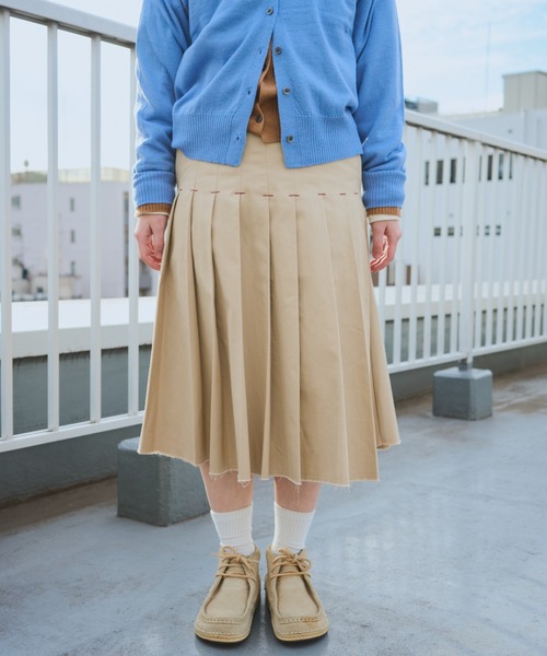 common gull products.(コモンガルプロダクツ)の「街のチノプリーツスカート(スカート・レディース・ベージュ系/グレー系/ブラック系/ネイビー・MEDIUM/SMALL)」の11枚目の写真