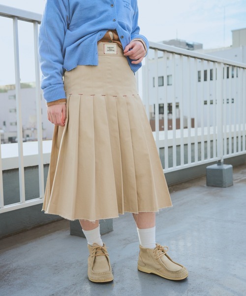 common gull products.(コモンガルプロダクツ)の「街のチノプリーツスカート(スカート・レディース・ベージュ系/グレー系/ブラック系/ネイビー・MEDIUM/SMALL)」の12枚目の写真