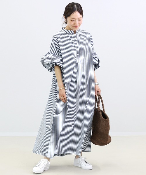 Aletta vita(アレッタビータ)の「T/Cストライプバンドカラー長袖シャツワンピース(シャツワンピース・レディース・チャコール/キャメル/ネイビー・FREE)」の3枚目の写真