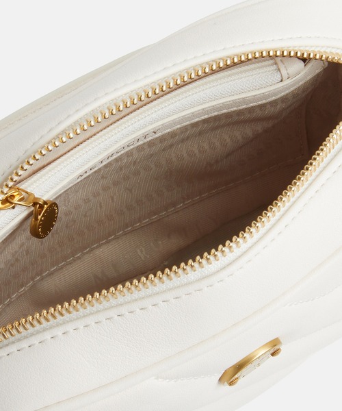 METROCITY(メトロシティ)の「【メトロシティ】牛革 カメラバッグ スモール(ショルダーバッグ・レディース・アイボリー/ブラック・FREE)」の14枚目の写真