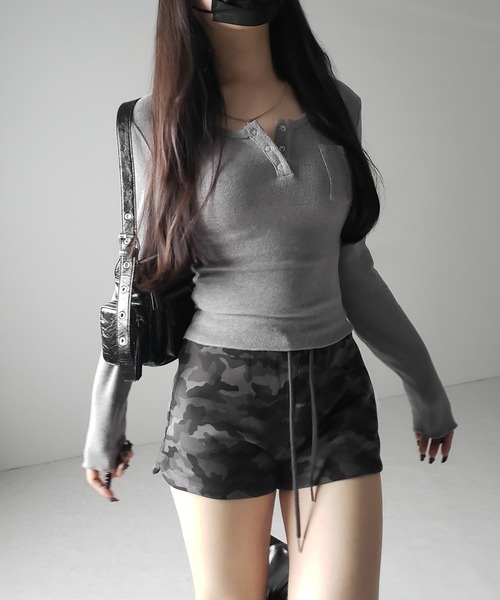 me+em select(ミームセレクト)の「【 2color 】ヴィンテージカモフラタイトショートパンツ / Vintage camouflage tight short pants(その他パンツ・レディース・グレー/カーキ・MEDIUM/SMALL/LARGE)」の3枚目の写真