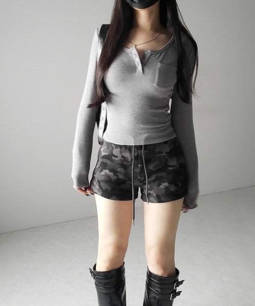 me+em select(ミームセレクト)の「【 2color 】ヴィンテージカモフラタイトショートパンツ / Vintage camouflage tight short pants(その他パンツ・レディース・グレー/カーキ・MEDIUM/SMALL/LARGE)」の5枚目の写真