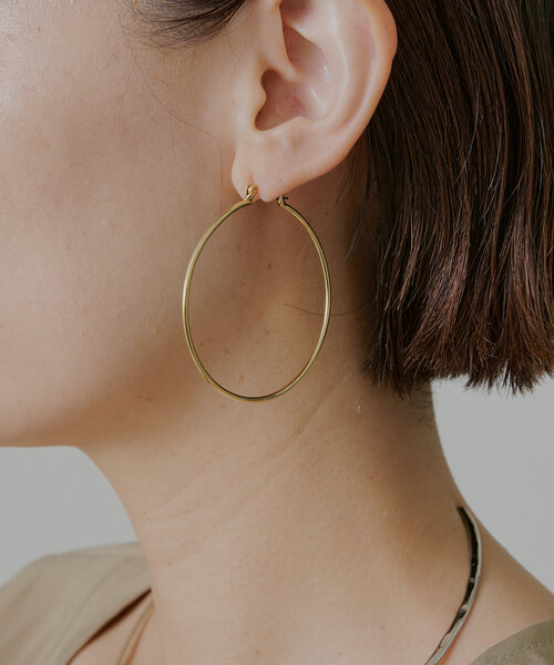 Omekashi（オメカシ）の「シンプルフープピアス（ピアス（両耳用）・レディース・ゴールド/シルバー・ONE SIZE）」の6枚目の写真