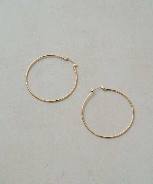 Omekashi（オメカシ）の「シンプルフープピアス（ピアス（両耳用）・レディース・ゴールド/シルバー・ONE SIZE）」の7枚目の写真