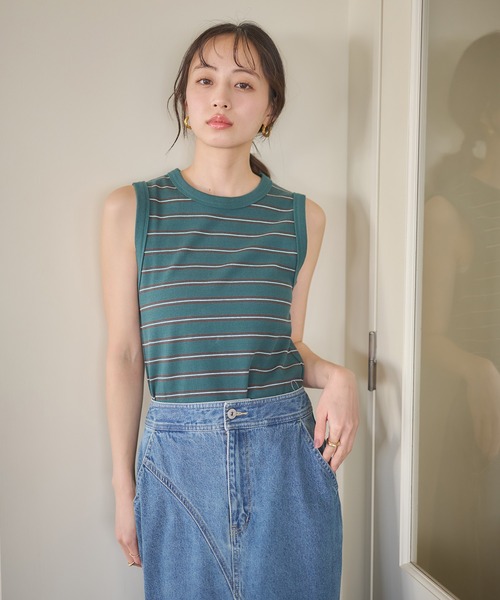 earth music&ecology(アースミュージックアンドエコロジー)の「リブタンクトップ(タンクトップ・レディース・チャコールグレー/ブルー系その他/レッド/ブラック/アイボリー/グリーン系その他・M/S)」の5枚目の写真