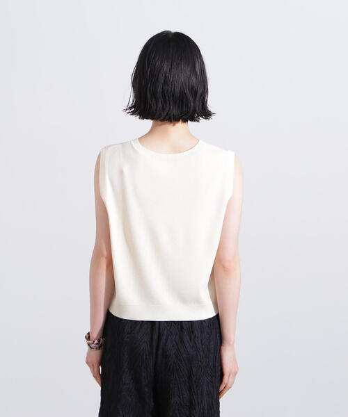 N.（N. Natural Beauty Basic）（エヌエヌナチュラルビューティーベーシック）の「総針コンパクトニットジレ（ベスト・レディース・オフホワイト/グリーン/ネイビー・MEDIUM）」の12枚目の写真