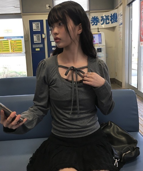 anyonemore(エニワンモア)の「ドットリボンパフスリープTシャツ(Tシャツ/カットソー・レディース・チャコール・FREE)」の9枚目の写真