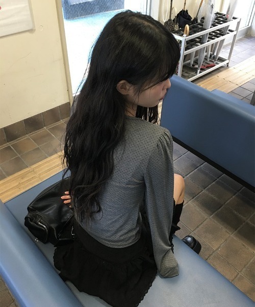anyonemore(エニワンモア)の「ドットリボンパフスリープTシャツ(Tシャツ/カットソー・レディース・チャコール・FREE)」の8枚目の写真