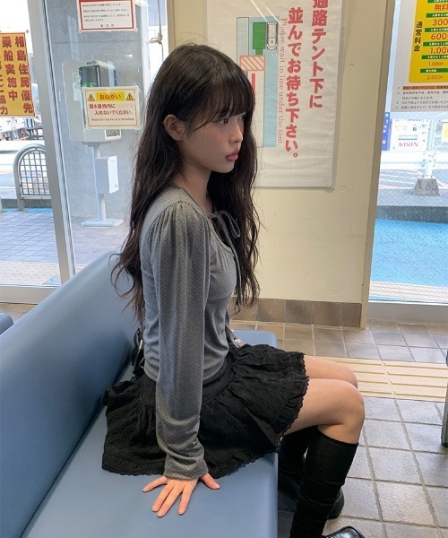 anyonemore(エニワンモア)の「ドットリボンパフスリープTシャツ(Tシャツ/カットソー・レディース・チャコール・FREE)」の7枚目の写真
