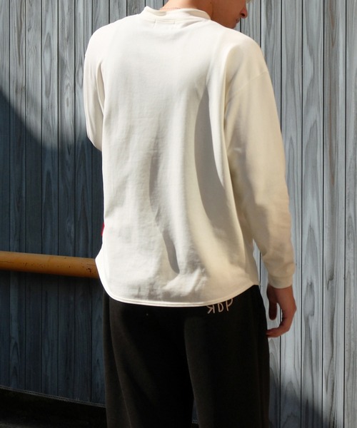 Felt-Maglietta（フェルトマリエッタ）の「[ROUXDI PERFE ルゥディパフィー]日本製ヘンリーネックトップス（Tシャツ/カットソー・メンズ・ホワイト/ブラック・MEDIUM/LARGE）」の5枚目の写真