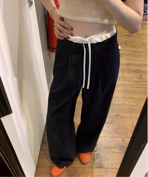 on:nue（オンニュ）の「【on:nue】[着用動画あり！/2色展開/2サイズ展開] ストライプレイヤードスラックスパンツ（スラックス・レディース・ネイビー/グレー・SMALL/MEDIUM）」の18枚目の写真