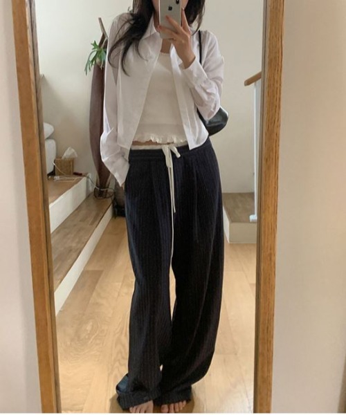 on:nue（オンニュ）の「【on:nue】[着用動画あり！/2色展開/2サイズ展開] ストライプレイヤードスラックスパンツ（スラックス・レディース・ネイビー/グレー・SMALL/MEDIUM）」の17枚目の写真