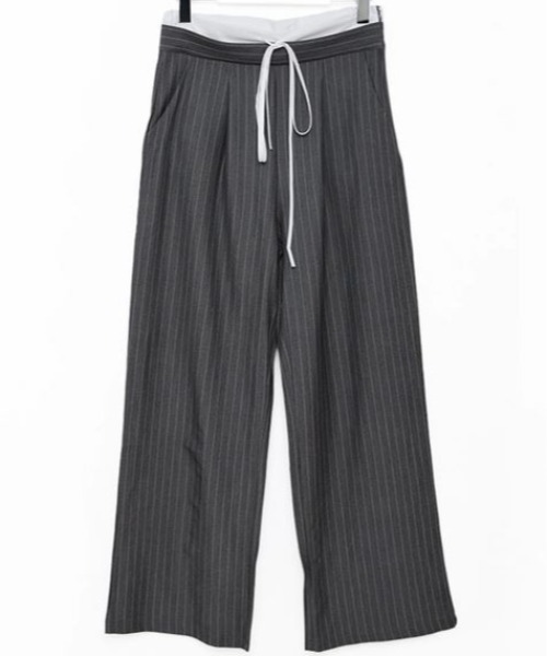 on:nue（オンニュ）の「【on:nue】[着用動画あり！/2色展開/2サイズ展開] ストライプレイヤードスラックスパンツ（スラックス・レディース・ネイビー/グレー・SMALL/MEDIUM）」の14枚目の写真