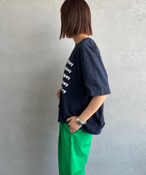 FUNG（ファング）の「[FUNG/ファング] IM ALRIGHT カットオフ プリントＴシャツ（Tシャツ/カットソー・レディース・ネイビー・M）」の6枚目の写真