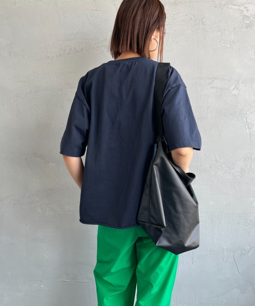 FUNG（ファング）の「[FUNG/ファング] IM ALRIGHT カットオフ プリントＴシャツ（Tシャツ/カットソー・レディース・ネイビー・M）」の7枚目の写真