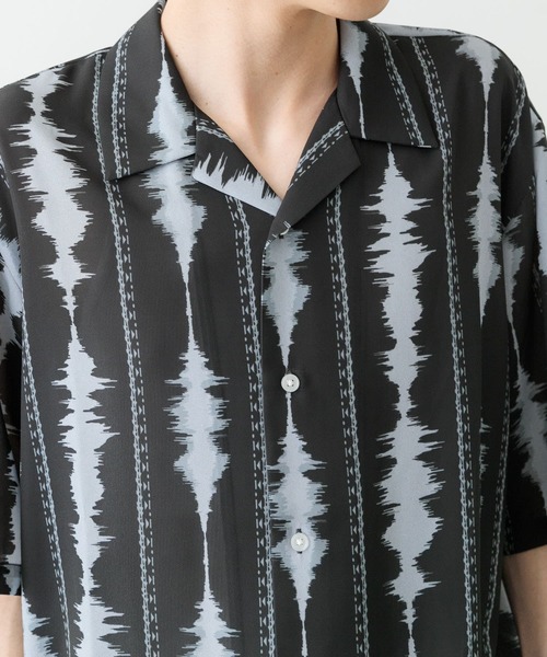 ITEMS URBANRESEARCH（アイテムズ アーバンリサーチ）の「デジタルストライププリント半袖シャツ（シャツ/ブラウス・メンズ・グレー/モカ/ブラック・LARGE/MEDIUM）」の11枚目の写真