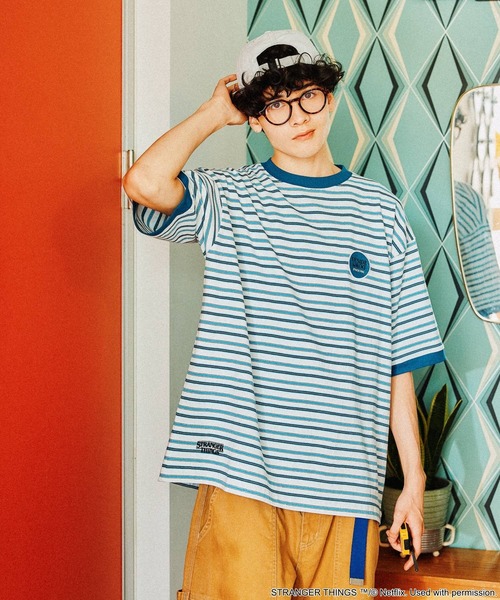 niko and...(ニコアンド)の「【STRANGER THINGS】コラボ ボーダーTシャツ(Tシャツ/カットソー・メンズ・イエロー/ブルー/オフホワイト・LARGE/MEDIUM)」の17枚目の写真