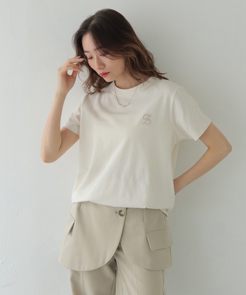 CLEIO(クレイオ)の「【CLEIO】ロゴ刺繍コットンTシャツ LOGO EMBROIDERED COTTON T-SHIRT/980-13616(Tシャツ/カットソー・レディース・ベージュ/ネイビー/アイボリー・FREE)」の4枚目の写真