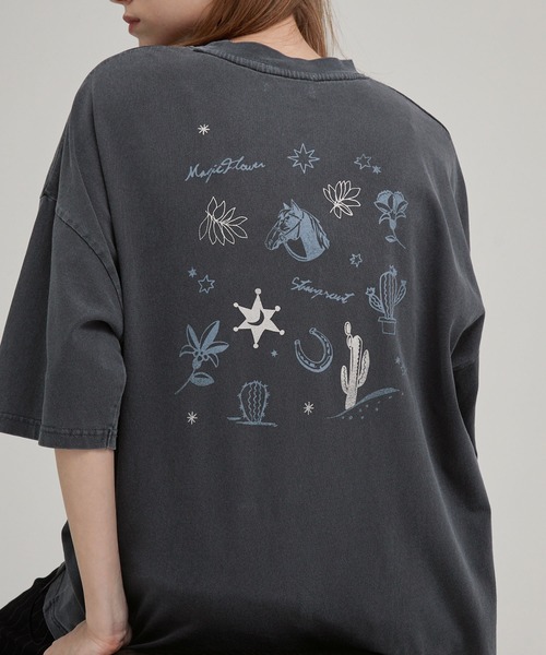 EMMA CLOTHES（エマクローズ）の「ヴィンテージライク ピグメント加工 フラワーグラフィックプリント オーバーサイズ半袖Tシャツ（Tシャツ/カットソー・レディース・ブラック系1/ブラック系/ホワイト系/ホワイト系1/ネイビー系・M/L）」の18枚目の写真