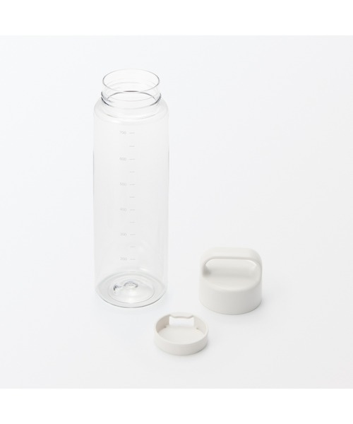 無印良品(ムジルシリョウヒン)の「持ち運びやすい 目盛り付き ドリンクボトル 約700mL(水筒・メンズ・ブラック/ブルー/ホワイト・FREE)」の6枚目の写真