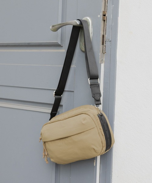 GLOBAL WORK（グローバルワーク）の「撥水ボトルインショルダー/494022（ショルダーバッグ・メンズ・ブラック系/グレー/ベージュ・ONE SIZE）」の22枚目の写真