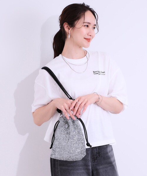 SHOO・LA・RUE（シューラルー）の「スパンコール巾着ショルダーバッグ（ショルダーバッグ・レディース・ブラック/シルバー/オフホワイト・00）」の11枚目の写真