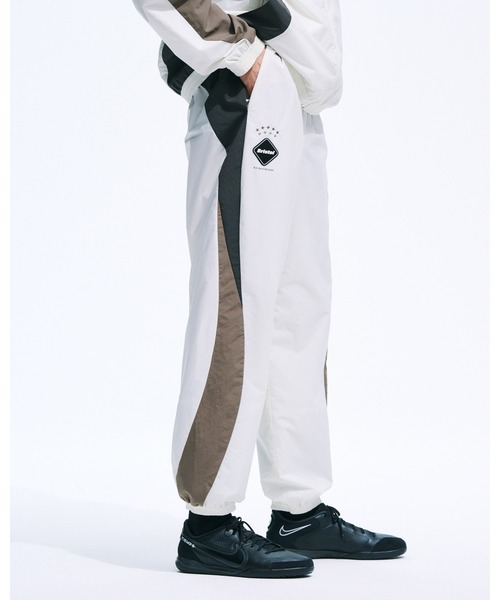 F.C.Real Bristol(エフシーレアルブリストル)の「WARM-UP PANTS(その他パンツ・メンズ・オフホワイト/セージグリーン/ブラック・X-LARGE/LARGE/MEDIUM/SMALL/XX-LARGE)」の4枚目の写真