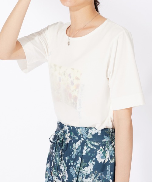 BELLUNA PLUS(ベルーナ)の「〈日比谷花壇〉シフォン重ねプルオーバー(Tシャツ/カットソー・レディース・ネイビー/ピンク/オフホワイト・MEDIUM/LARGE/X-LARGE)」の11枚目の写真