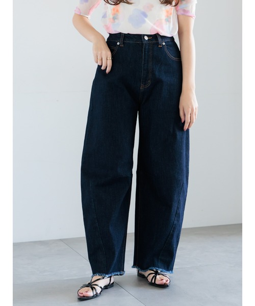 Te chichi（テチチ）の「カーブデニムシルエットパンツ（デニムパンツ・レディース・ネイビー/ブラック・マルチサイズ）」の9枚目の写真