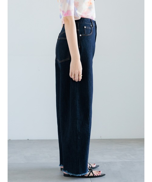 Te chichi（テチチ）の「カーブデニムシルエットパンツ（デニムパンツ・レディース・ネイビー/ブラック・マルチサイズ）」の10枚目の写真