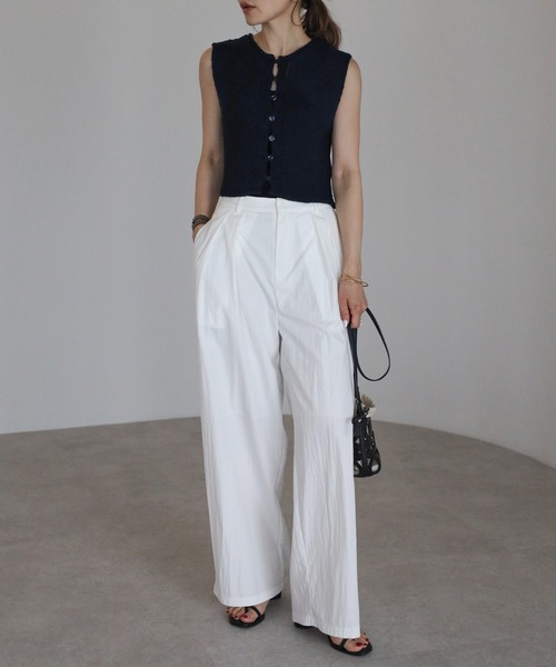 Bonjour Sagan(ボンジュールサガン)の「フロントタックナイロンパンツ(その他パンツ・レディース・カーキブラウン/チャコールグレー/オフホワイト/ライトベージュ・FREE)」の5枚目の写真