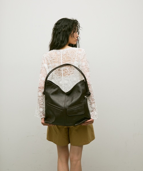 Lutim by u(ルチバイユー)の「Out pocket double strap bag / アウトポケットダブルストラップバック(ショルダーバッグ・レディース・ブラウン/ブラック・FREE)」の15枚目の写真