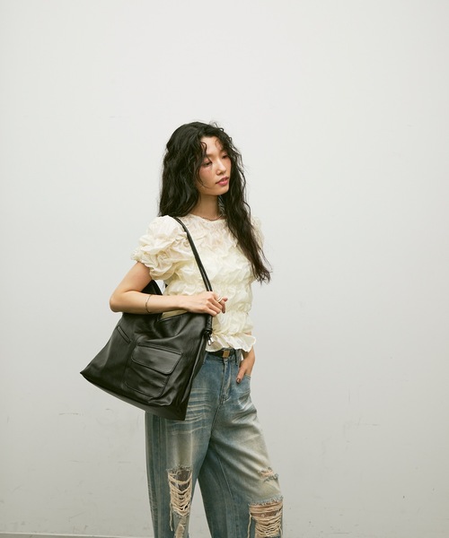 Lutim by u(ルチバイユー)の「Out pocket double strap bag / アウトポケットダブルストラップバック(ショルダーバッグ・レディース・ブラウン/ブラック・FREE)」の7枚目の写真
