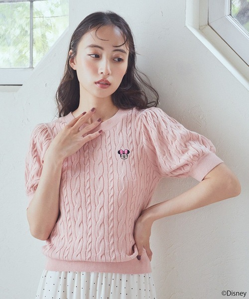 earth music&ecology(アースミュージックアンドエコロジー)の「Disney×Seiji Matsumoto刺繍ニット(ニット/セーター・レディース・イエロー/レッド/サックスブルー/ピンク・FREE)」の3枚目の写真