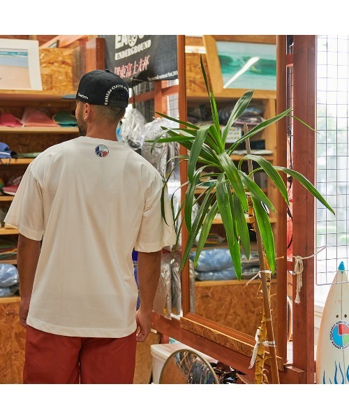 Sunny Smith(サニースミス)の「【SUNNY SMITH】へビーオンス Cool Smith ロゴプリント Tシャツ 半袖(Tシャツ/カットソー・メンズ・チャコール/レッド/オフホワイト・MEDIUM/LARGE)」の8枚目の写真