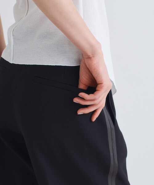 CODE A（コードエー）の「line zip trousers（その他パンツ・レディース・ブラック/ブラウン系その他・34/35/36/38）」の16枚目の写真