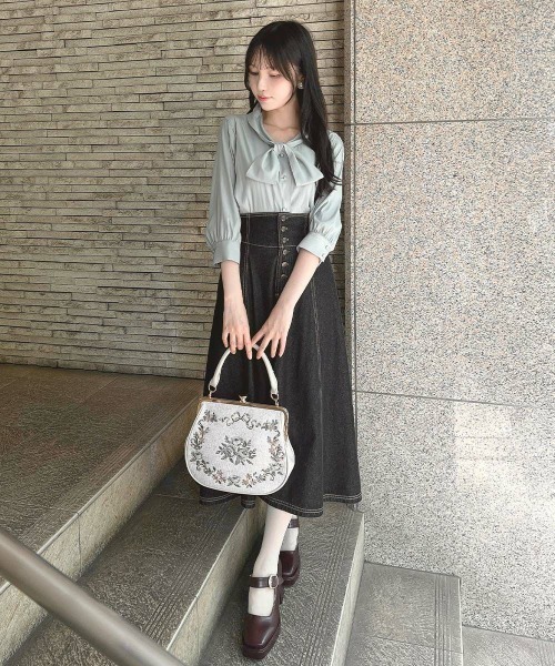 an another angelus（アンアナザーアンジェラス）の「ショールカラーボウタイブラウス（シャツ/ブラウス・レディース・オフホワイト/ブルーグレー・FREE）」の14枚目の写真