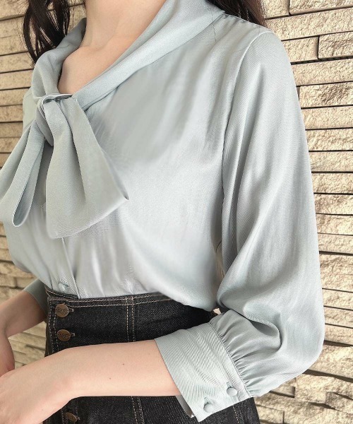 an another angelus（アンアナザーアンジェラス）の「ショールカラーボウタイブラウス（シャツ/ブラウス・レディース・オフホワイト/ブルーグレー・FREE）」の16枚目の写真